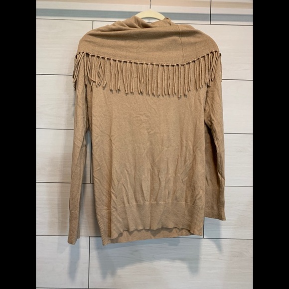 Tan sweater with fringe neckline - Picture 2 of 2